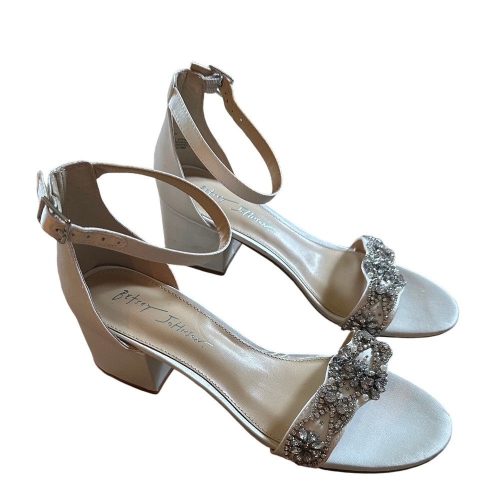 Betsey Johnson Ivory Satin SB-MEL Block Heel Sandals Women's 8.5